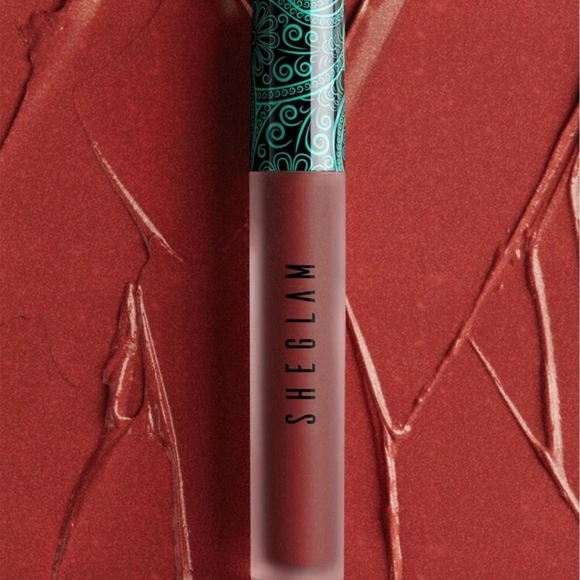 Stay Wild formula, liquid lipstick - Picture 7 of 15